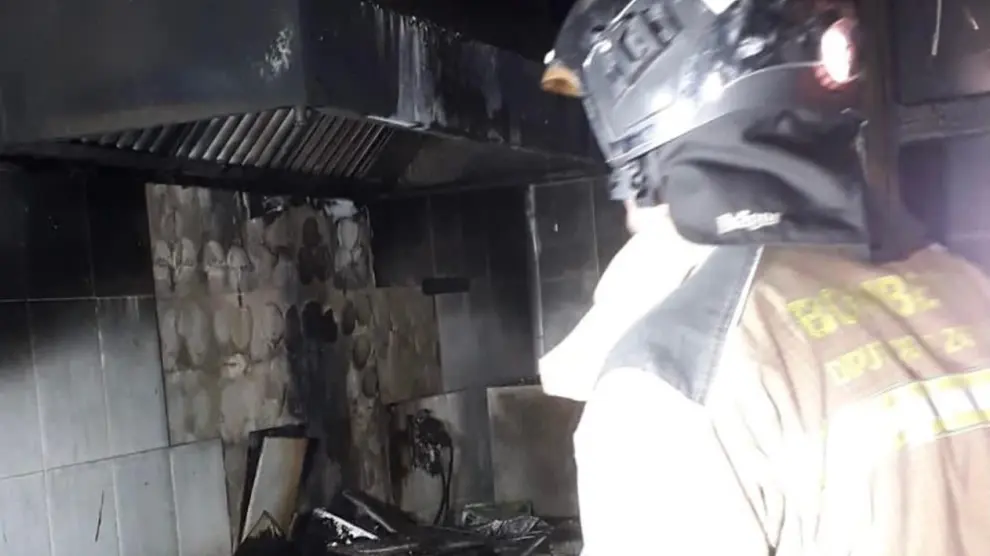 Incendio en la cocina de un restaurante en Escatrón.