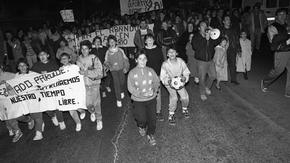 Manifestación de 1990 por la mejora del barrio Oliver.