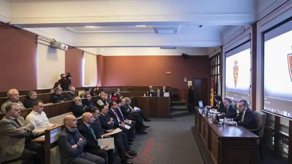 Junta General de Accionistas del Real Zaragoza en diciembre de 2019, hace dos años, la última que se hizo presencial.