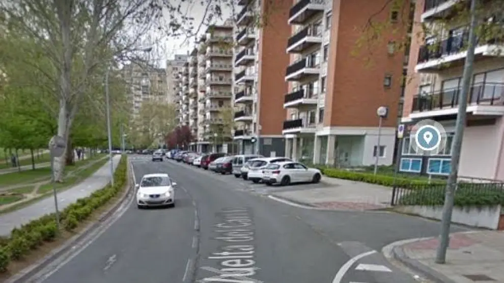 La agresión al menor de 17 años tuvo lugar en la calle de Vuelta del Castillo en Pamplona.