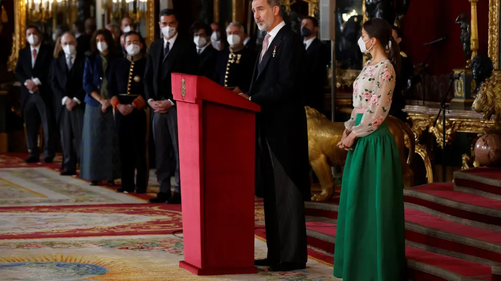 Los reyes Felipe y Letizia, en la recepción real al cuerpo diplomático. La Reina, con el vestido de Valentino que perteneció a doña Sofía.