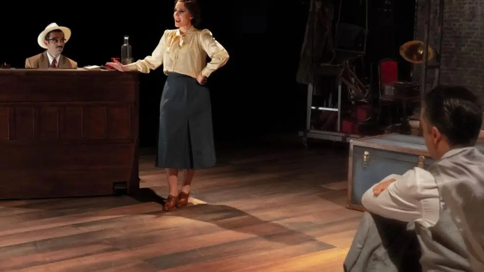 Un momento de 'En tierra extraña', la obra teatral musical que recrea un hipotético encuentro entre Lorca y Concha Piquer.