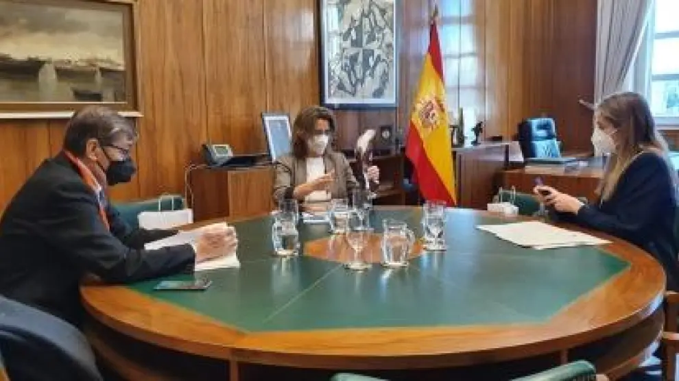 Reunión de la ministra Teresa Ribera con Arturo Aliaga