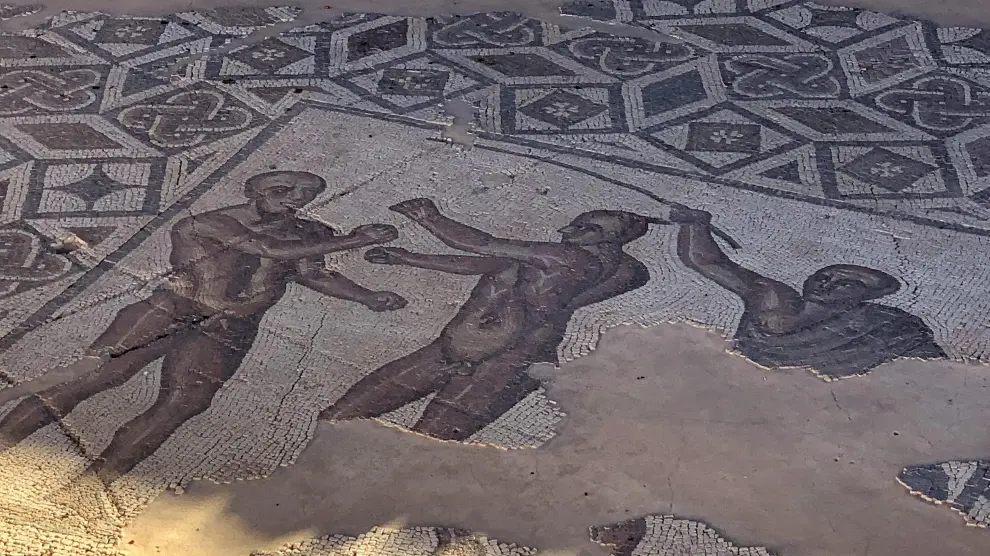 Detalle del mosaico 'Pugilator', que se conserva en las termas romanas de Herrera (Sevilla).
