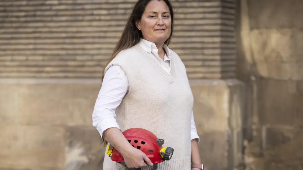 Ainhoa Ruiz y su inseparable casco de espeleóloga