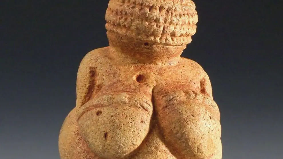 El material del que está hecha la Venus de Willendorf es originario del norte de Italia.