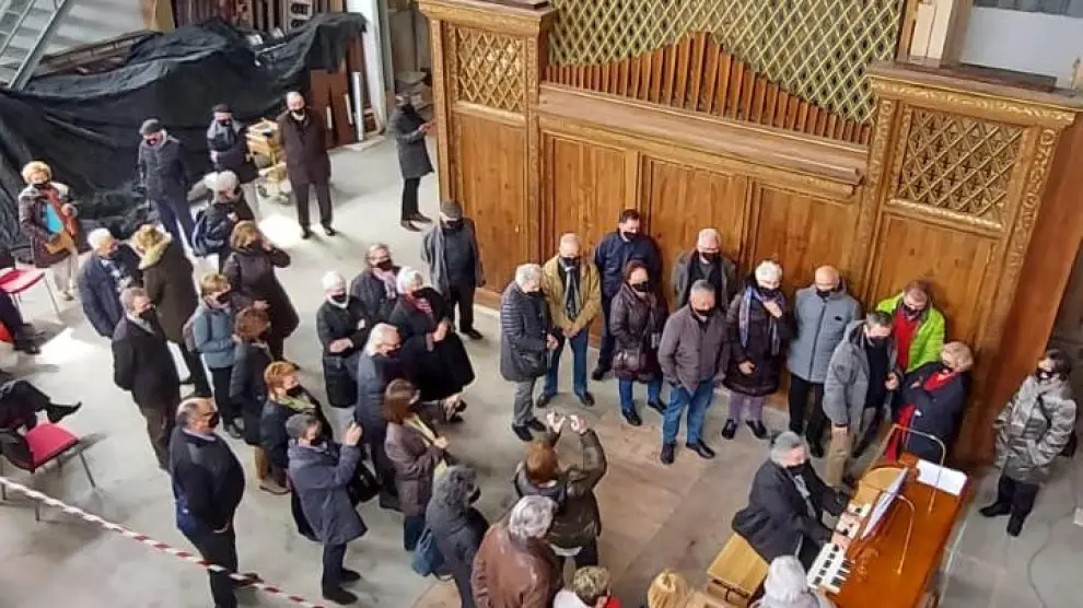 Una delegación de la catedral de Manresa, durante su visita para ver el resultado de la restauración del órgano.