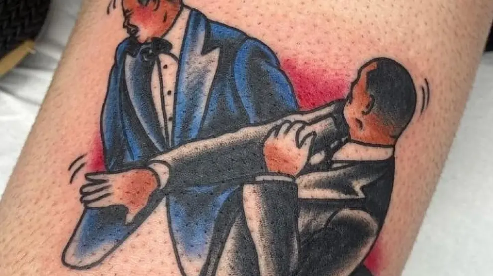 Tatuaje del momento de la bofetada de Will Smith a Chris Rock.