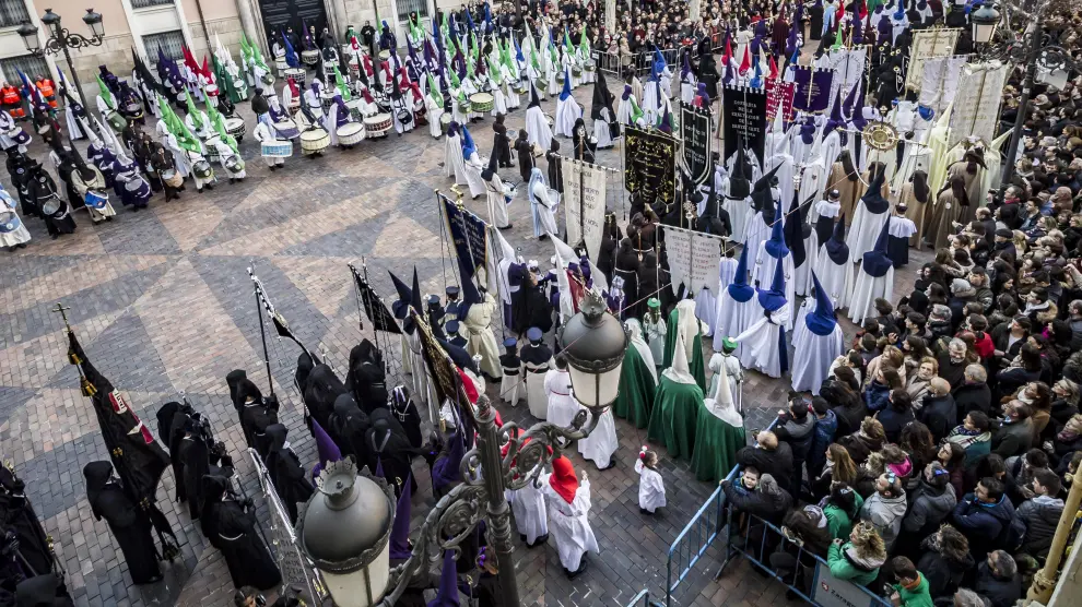 La procesión del Pregón es de las más numerosas.