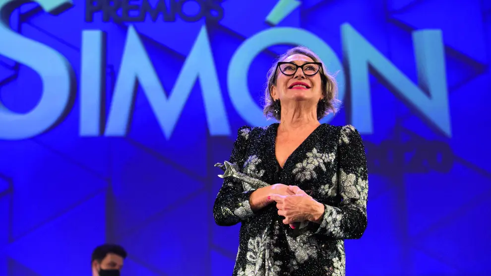 Luisa Gavasa en los Premios Simón.