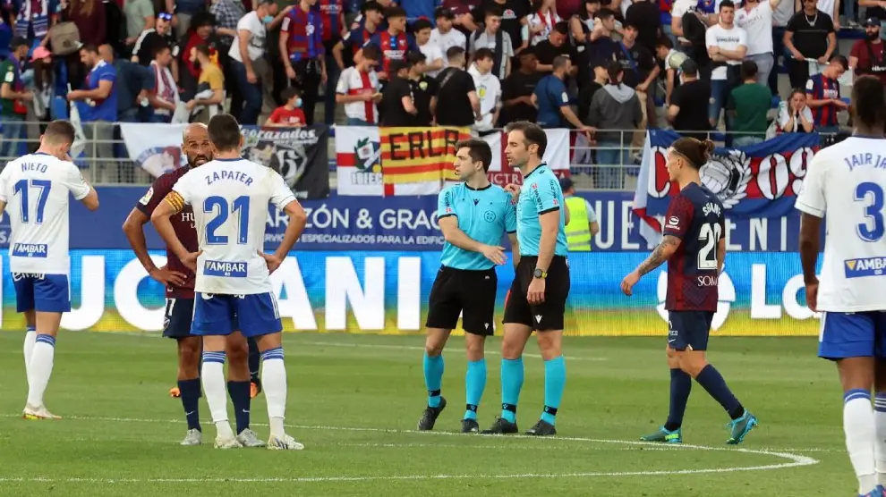 Final del partido Huesca-Real Zaragoza del pasado domingo, con 1-1 en el marcador.