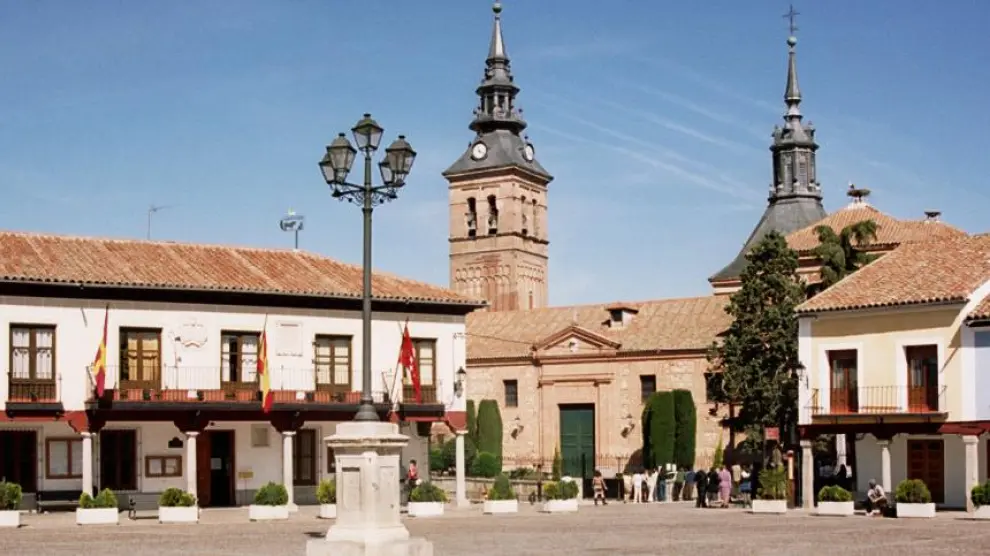 Ayuntamiento y Iglesia de Navalcarnero.