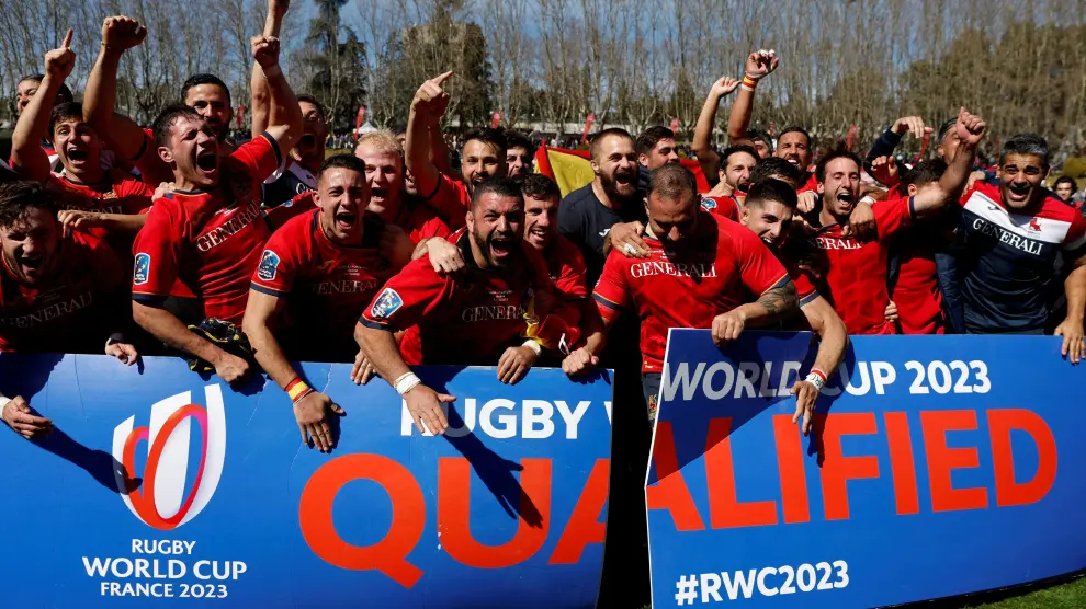 El equipo español celebra la victoria ante Portugal y su clasificación para el Mundial de Rugby.
