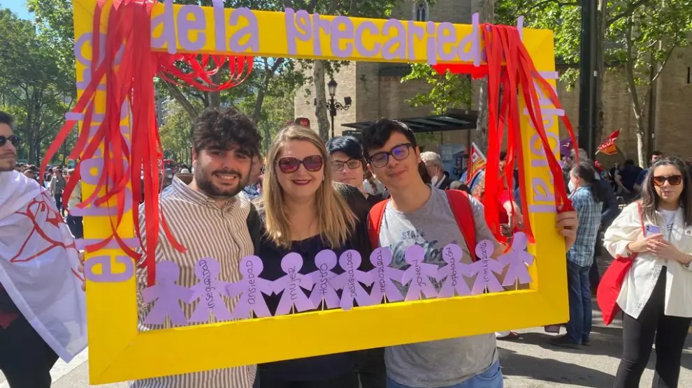 Daniel Sanagustín, Alina Stanciu y Alfonso Martín, este domingo, en la manifestación del 1º de Mayo.