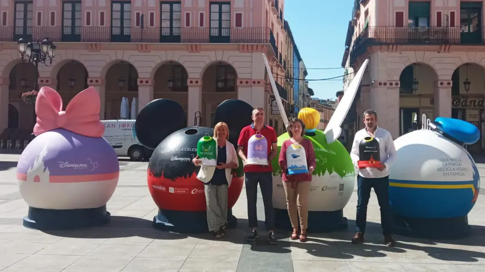 Los iglús de reciclaje de vidrio decorados con personajes de Disney estarán repartidos por distintos puntos de Huesca.