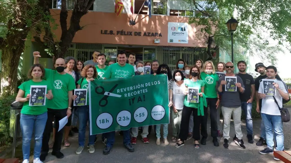 Protesta de los docentes en el instituto Félix de Azara de la capital aragonesa