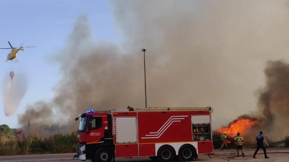 Los servicios de emergencias han podido controlar el incendio de Fraga.