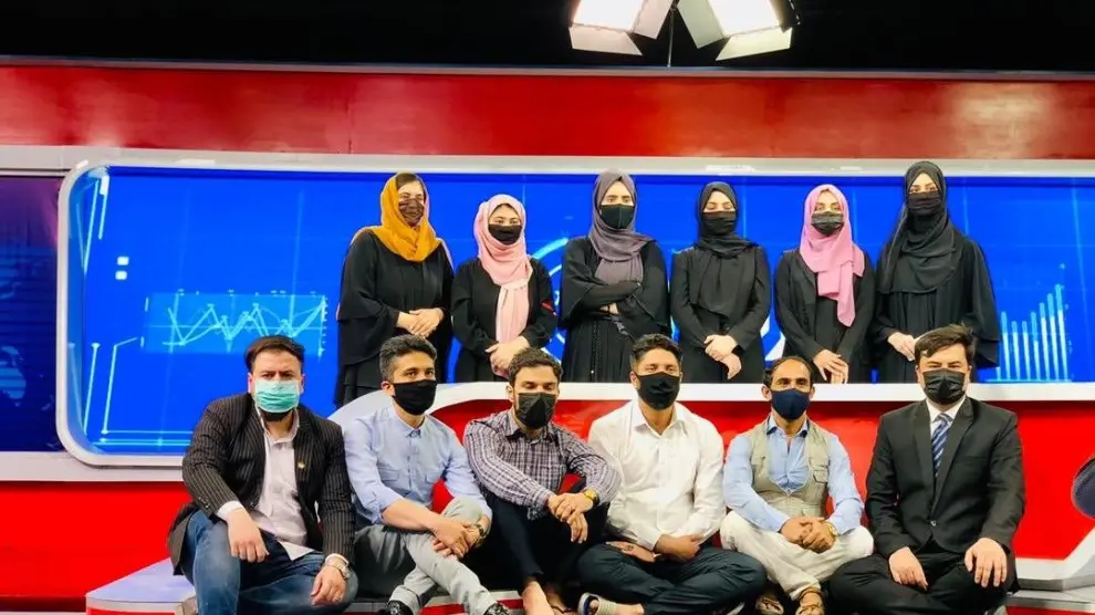 Periodistas de la cadena afgana Tolonews.