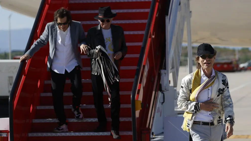 Mick Jagger (d), Keith Richard (i), y Ron Wood, a su llegada el pasado jueves al aeropuerto Adolfo Suárez Madrid-Barajas.