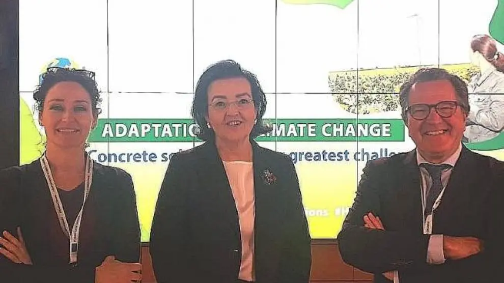 Clara de la Torre, coordinadora de la Misión de Adaptación al Cambio Climático, junto a Carlos Gómez y Ana Ramos.