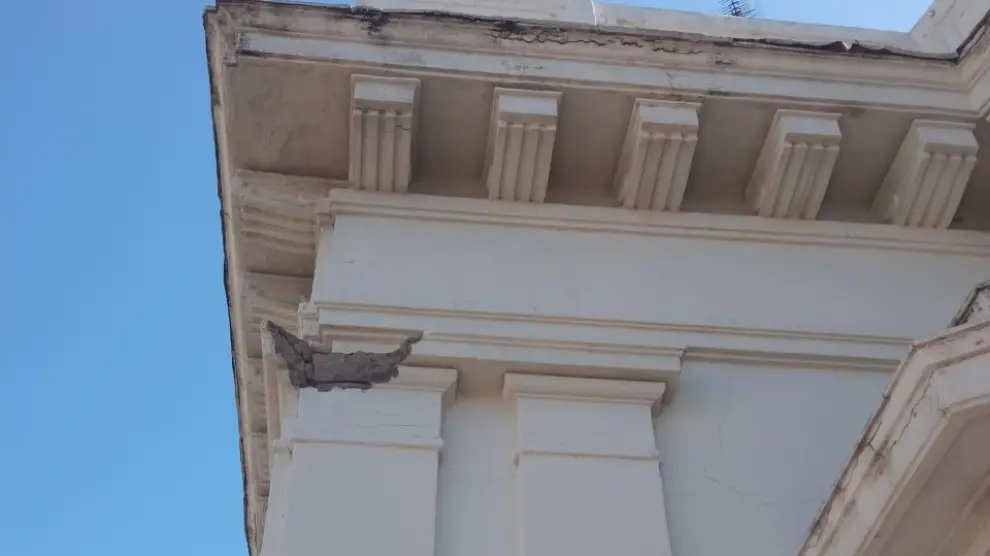 Daños del molde caído en el edificio del edificio de Independencia 25.