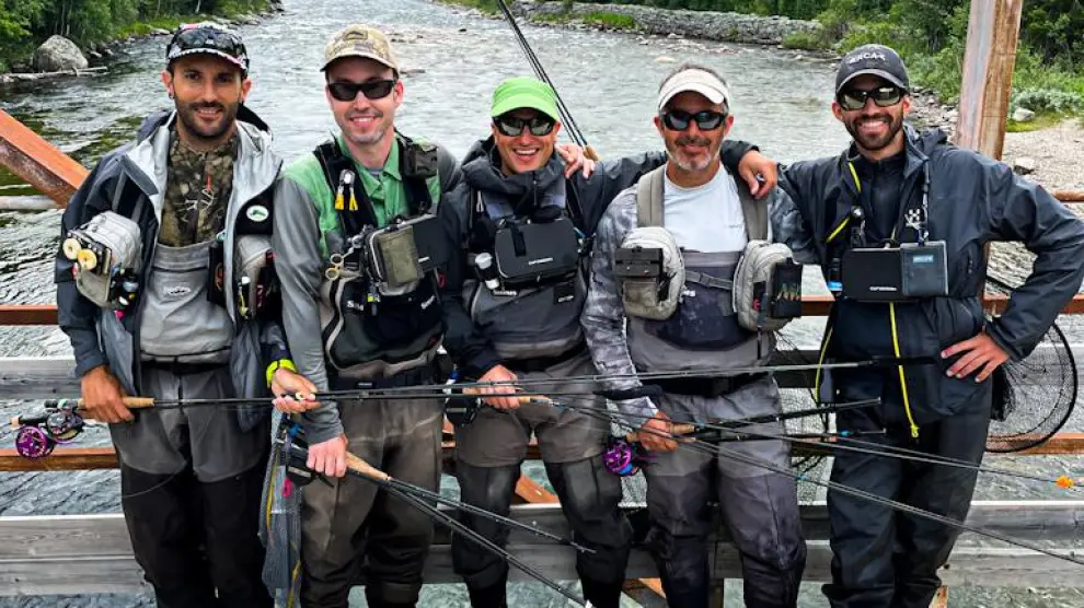 El equipo español de pesca en el Europeo de Noruega con el aragonés Nicolas Abadía, primero por la izquierda.