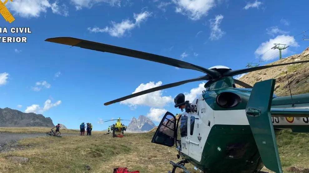 Hasta el lugar del accidente han acudido el helicóptero de la Guardia Civil con base en Huesca y el medicalizado del 112 SOS Aragón.