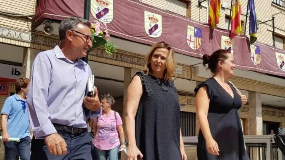 Mayte Pérez y María Goikoetxea, en la presentación del punto violeta de María de Huerva.
