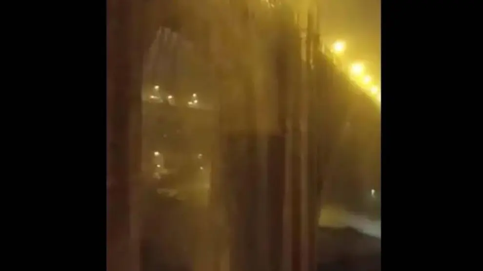 Una tromba de agua convirtió el Viaducto de Teruel en una cascada