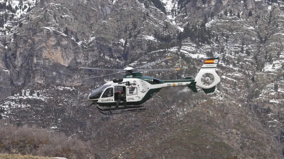 Helicóptero de rescate en montaña de la Guardia Civil.