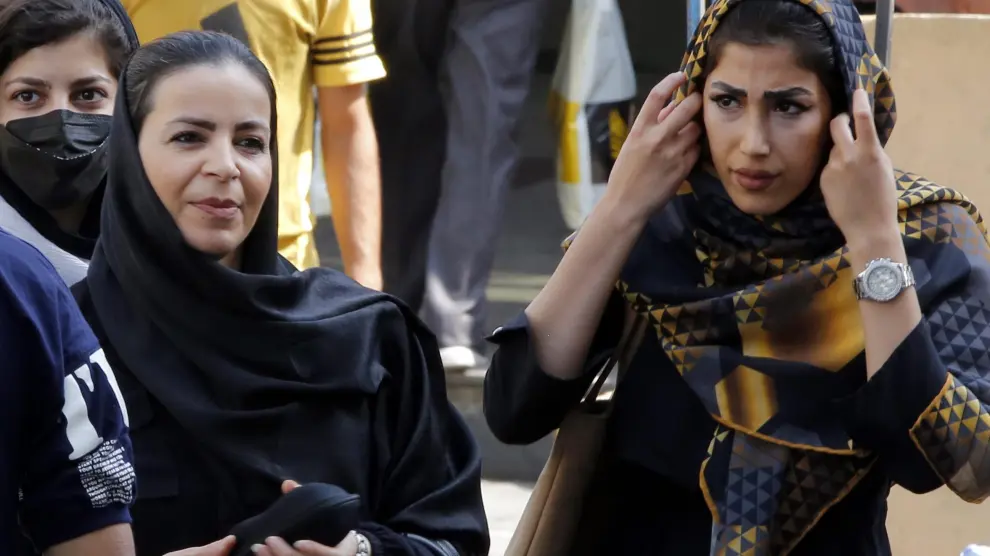 Mujeres con velo en Teherán.