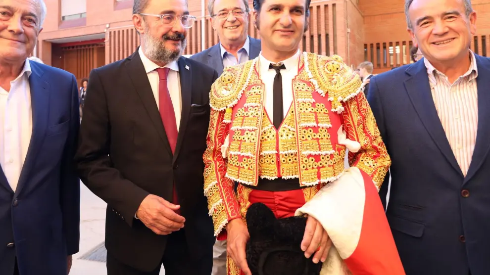 Sada, Javier Lambán, Morante de la Puebla y Sánchez Quero. Detrás, Pérez Anadón.