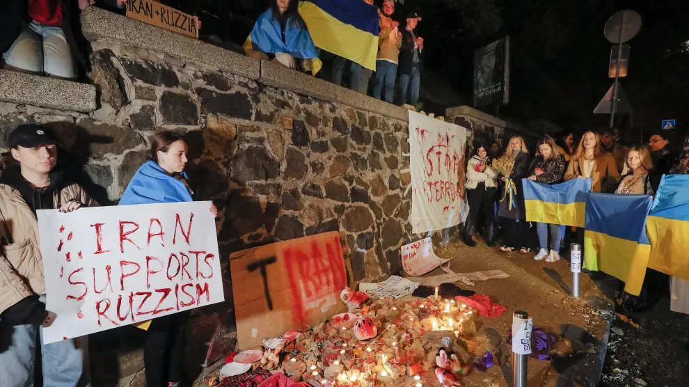 Protesta contra la embajada de Irán en Kiev, este lunes.