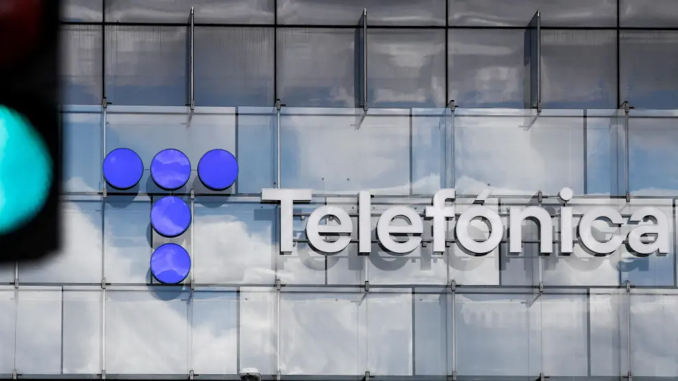El logo de la compañía española de telecomunicaciones Telefónica en Madrid