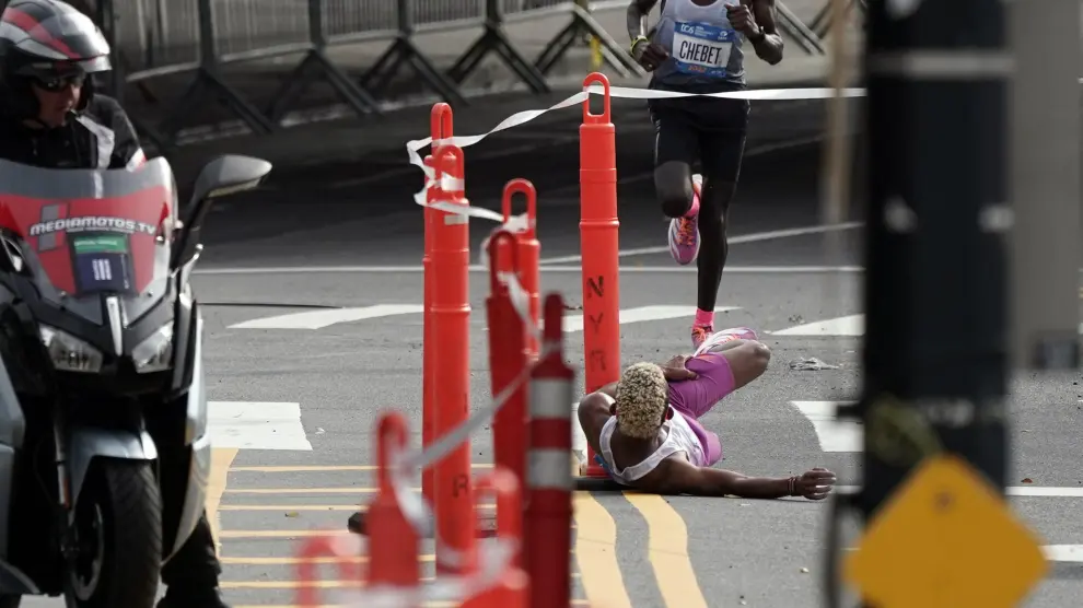 Daniel Do Nascimento se desploma en la maratón de Nueva York