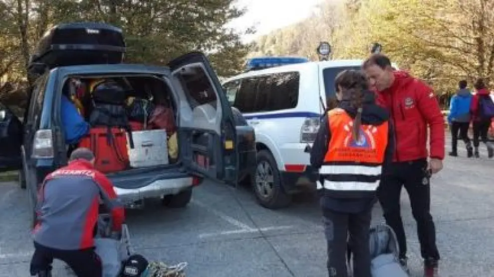 Los Servicios de Emergencias del País Vasco durante las labores de búsqueda del montañero.