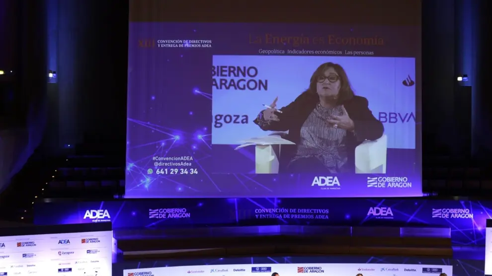 Mesa redonda sobre la energía como palanca de desarrollo. Interviene Marina Serrano, presidenta de Aelec.
