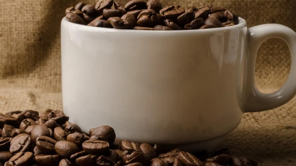 ¿Podría un coche funcionar con lo mismo que mueve a su conductor por la mañana: una buena taza de café?