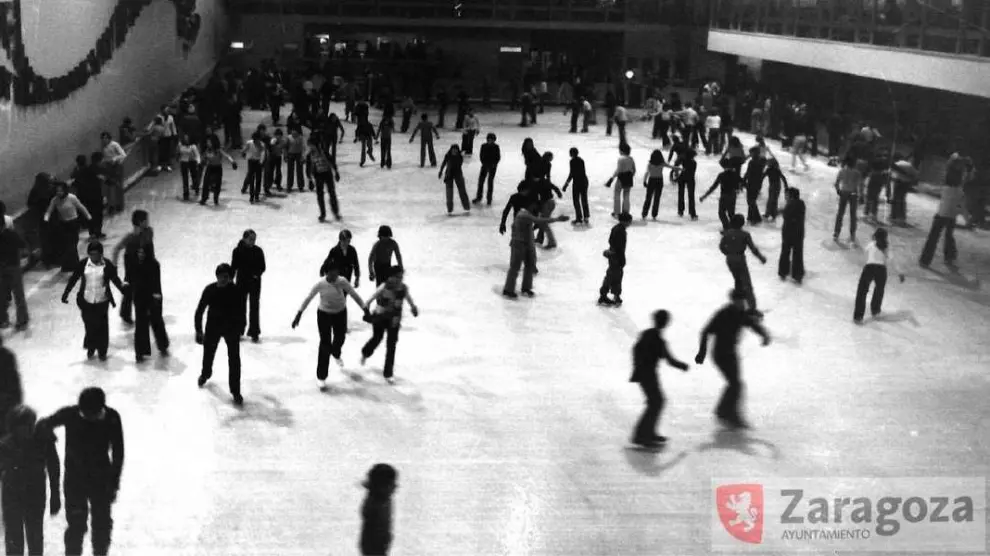 ‘El ibón’: la pista de hielo en la que los zaragozanos patinaban en los años 70
