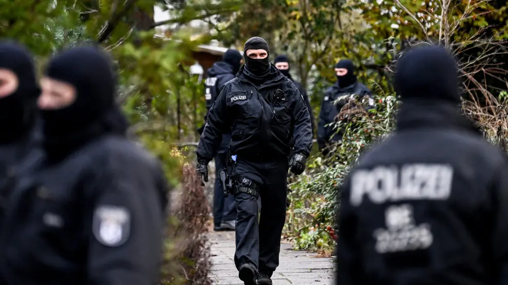 Policías alemanes durante la operación contra el grupo golpista de extrema derecha.