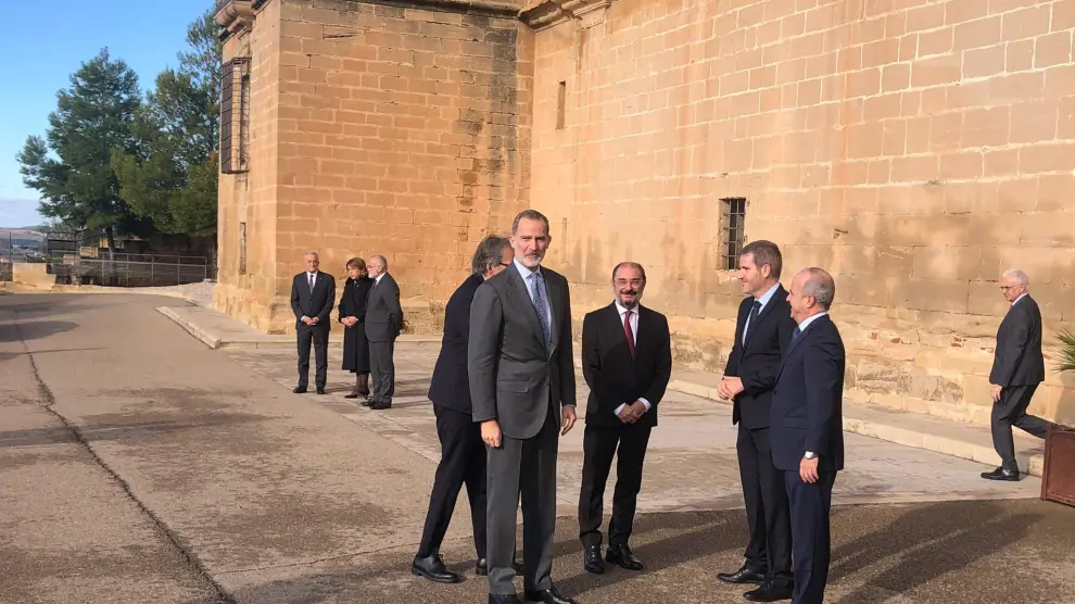 El rey Felipe VI a su llegada al Parador de Turismo de Alcañiz, emplazado en el Castillo de los Calatravos.