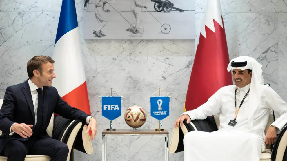 Macron se reúne con el emir de Qatar, el jeque Tamim bin Hamad al-Thani, el pasado día 14 en Doha.c