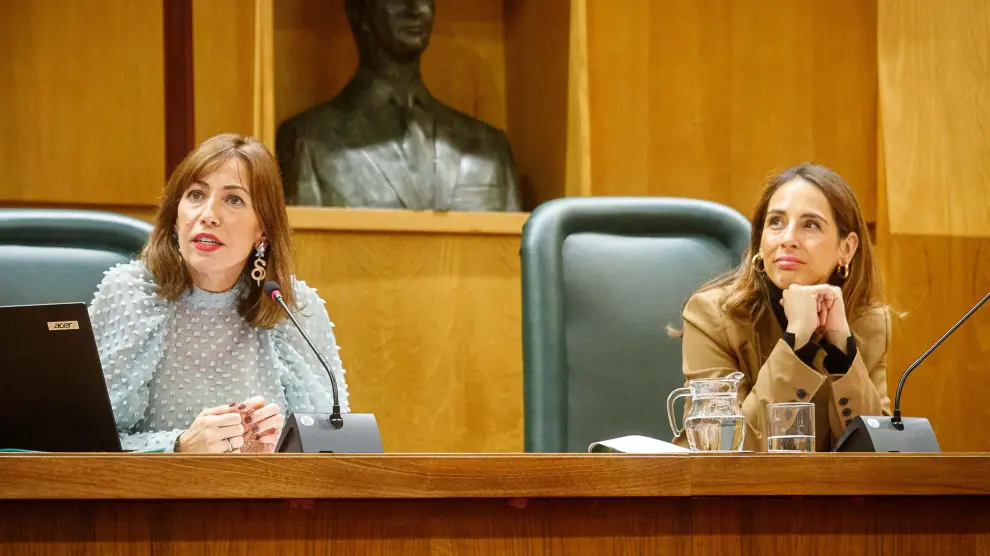 Natalia Chueca y María Navarro, durante la presentación de los presupuestos de Servicios Públicos