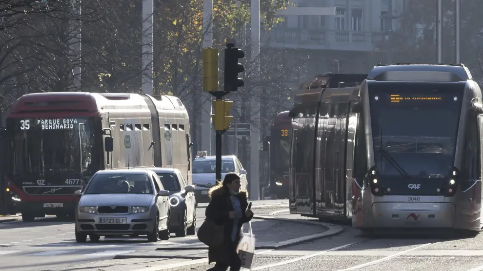 Aragón. Indeterminado. Bonificación al precio del transporte urbano. Fotos de bus y tranvía, / 27-12-2022 / FOTO: GUILLERMO MESTRE[[[FOTOGRAFOS]]]