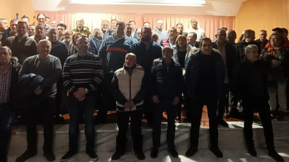 Parte de los alcaldes del PAR en la provincia de Teruel han dado este miércoles su apoyo a Izquierdo en una reunión convocada en Utrillas.