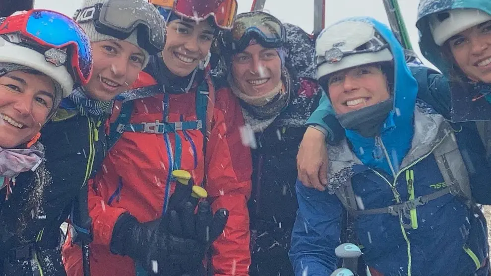 Las compañeras de Amaia en la selección femenina de alpinismo.
