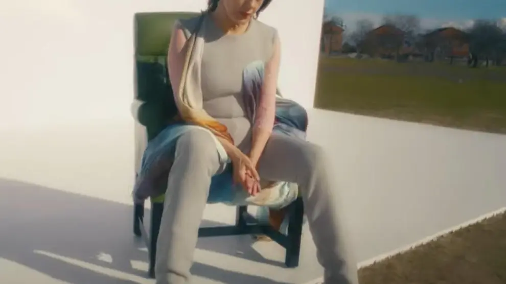 Luz Casal, en el videoclip de 'Hola, qué tal'.