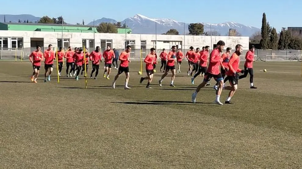 La plantilla de la SD Huesca ha entrenado al completo este viernes.