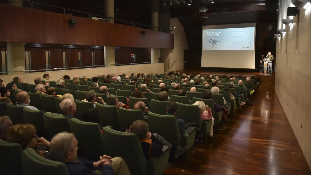 Presentación del documental 'Las cerezas del exilio', de Vicky Calavia, en el salón de actos de la DPH.