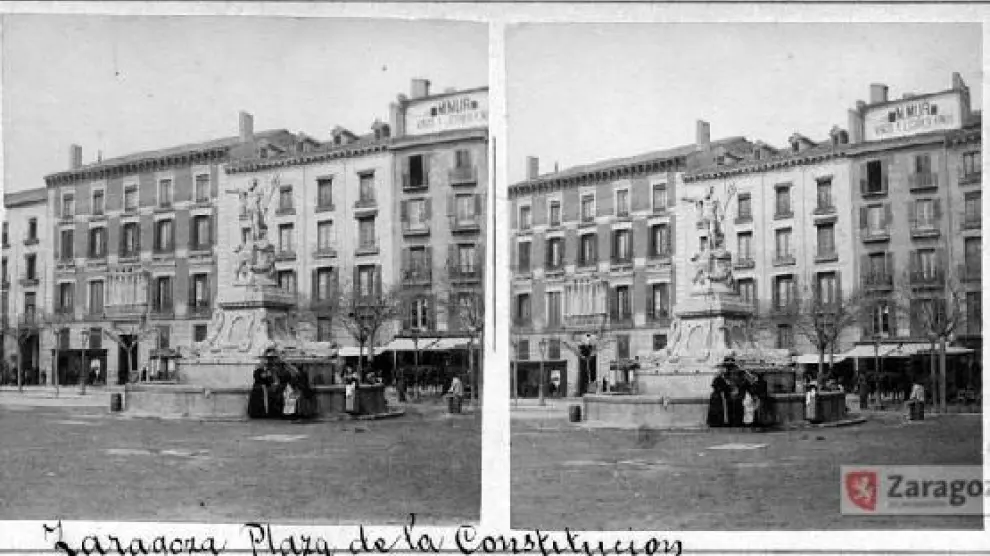 La plaza de la Constitución (hoy, de España) con la fuente de Neptuno en el centro.